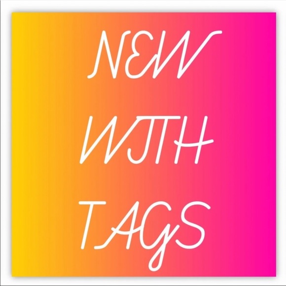 NEW! These Are Things - Rainbow Pride Enamel Heart Pin - New With Tags - Picture 5 of 5